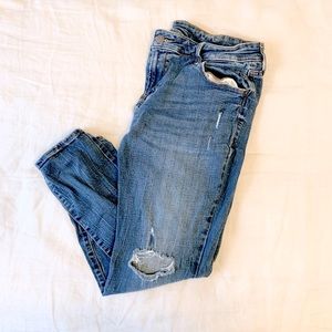 Old Navy • Petite • Distressed Jeans